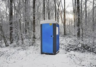 porta-potty-winter-snow